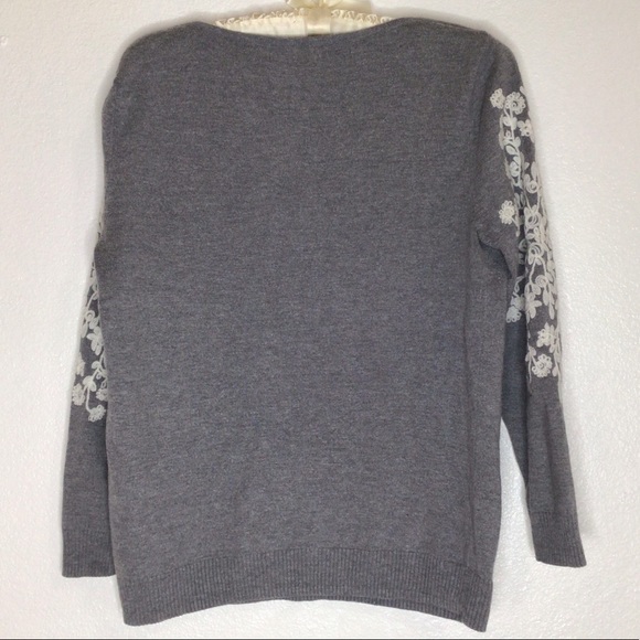 Market & Spruce Gray Embroidered Crew Neck Pullover Sweater - Picture 6 of 11